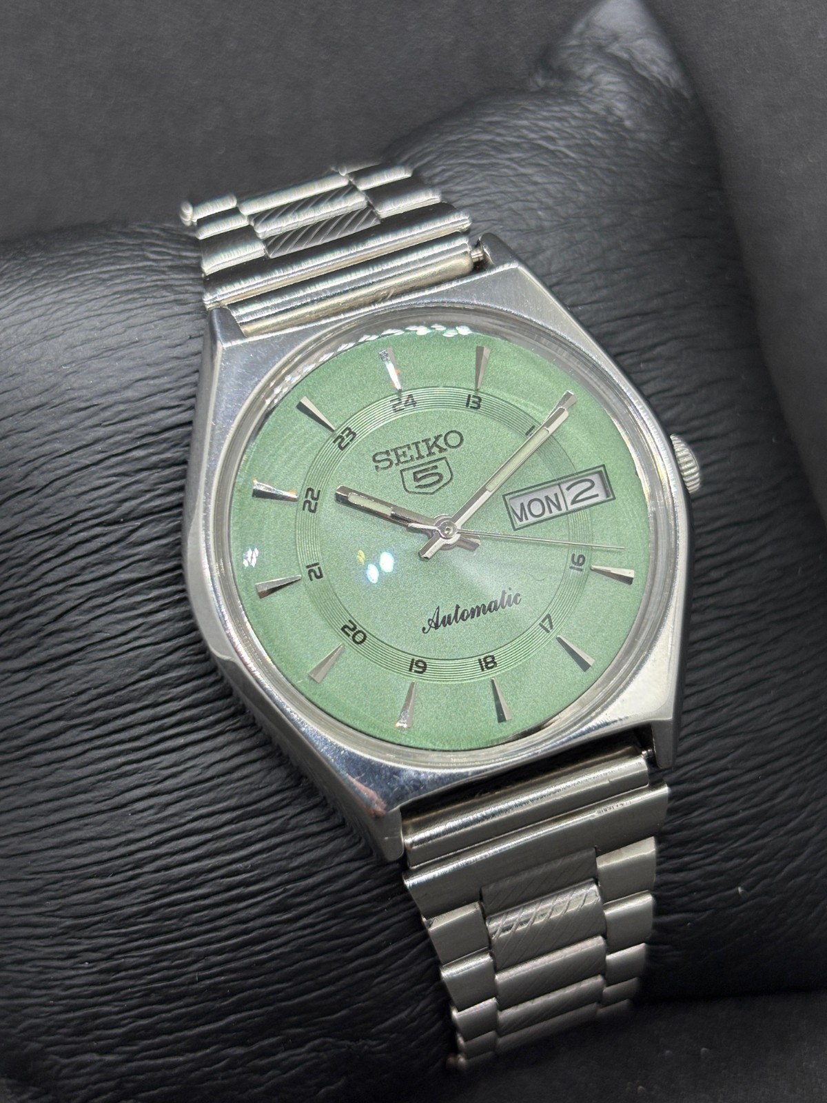 Vintage Seiko 5 Automatic 6309 Cal. Day/Date Japanese Men’s Wrist Watch
