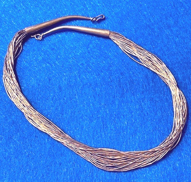 VINTAGE NAVAJO LIQUID SILVER STERLING CHOKER NECKLACE 32 strand