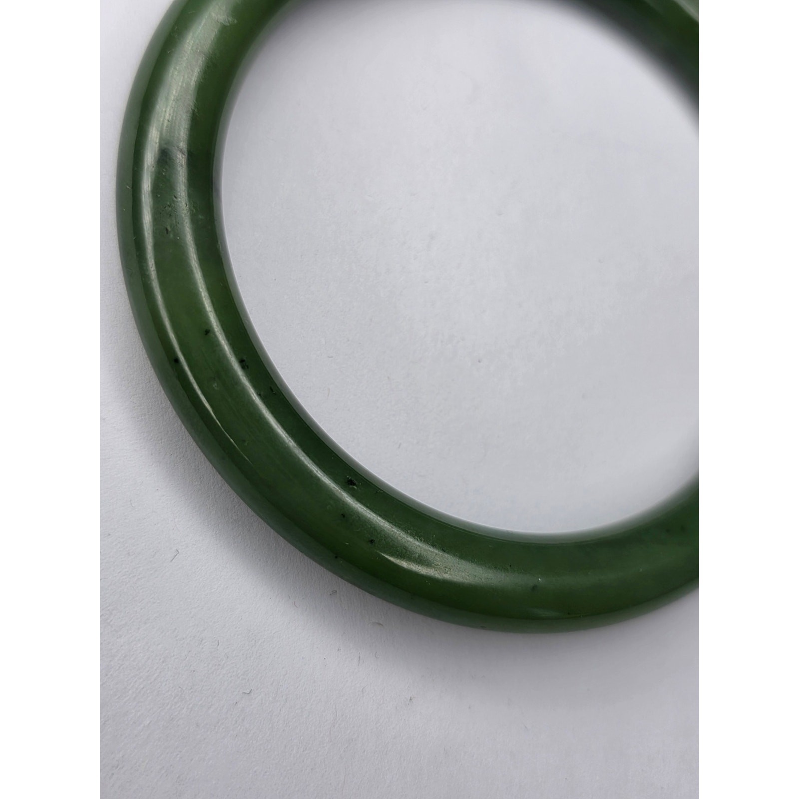 Vintage Nephite Jade Bangle 3.25″ Across Weight 45 Grams Excellent condition