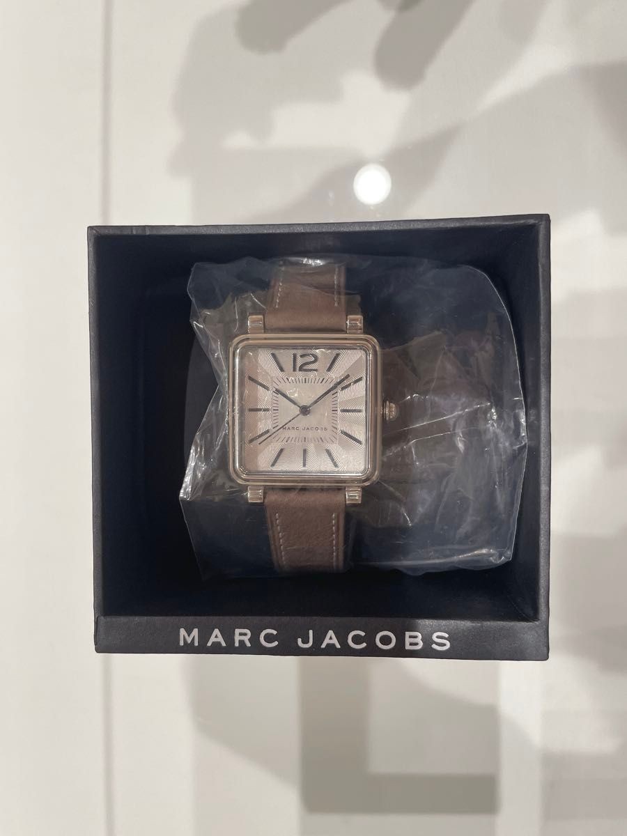 Condition MARC JACOBS VIC MJ1513