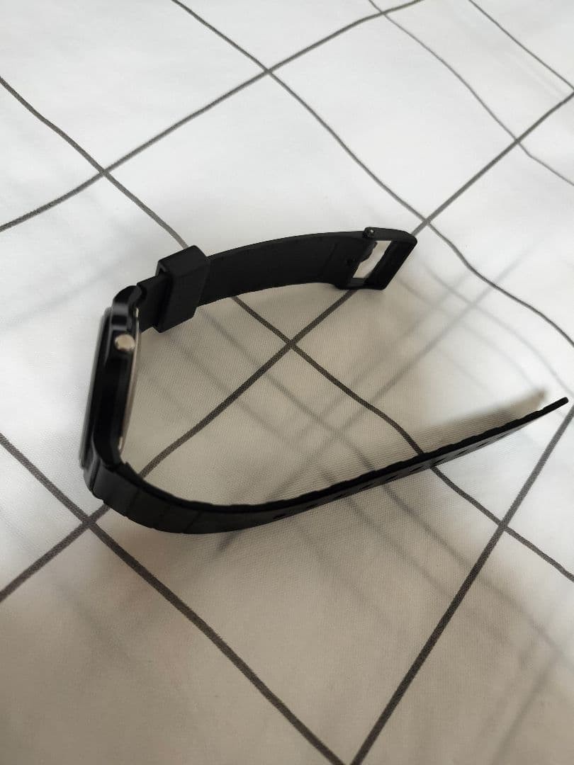 Excellent condition, fully functional CASIO MQ-24 analog black wristwatch.