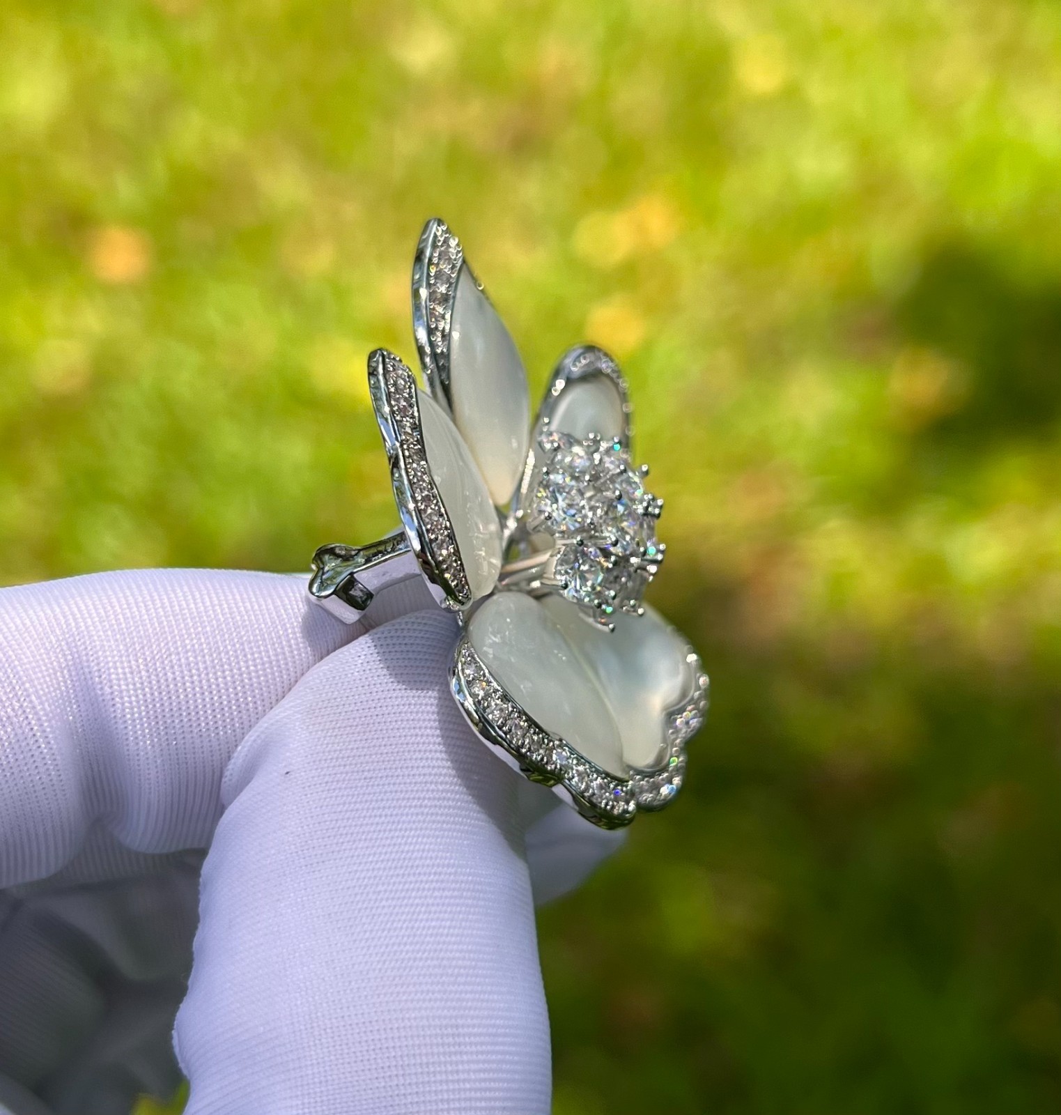 Brilliant Crystals flower brooch pin