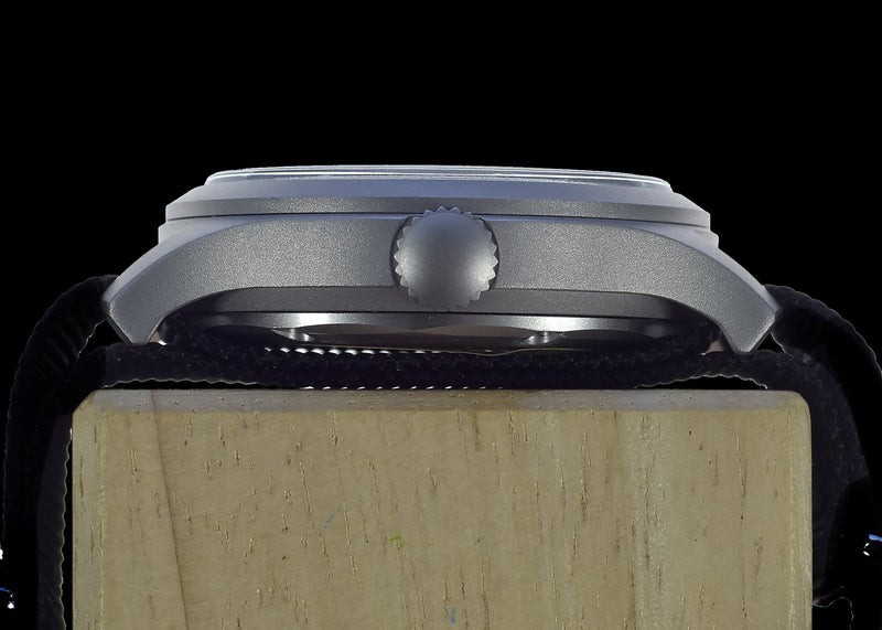 MWC 100m WR Retro Pattern General Service Watch.Ships from USA