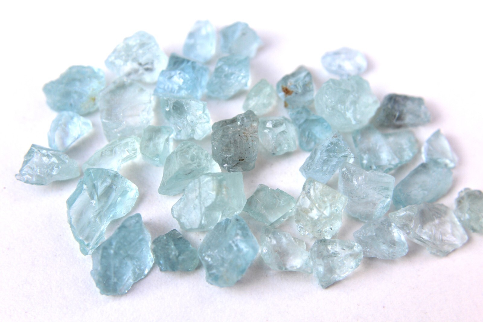 Natural African Rough Aquamarine 25cts (5gr), Facet or Cabuchon Lot #107