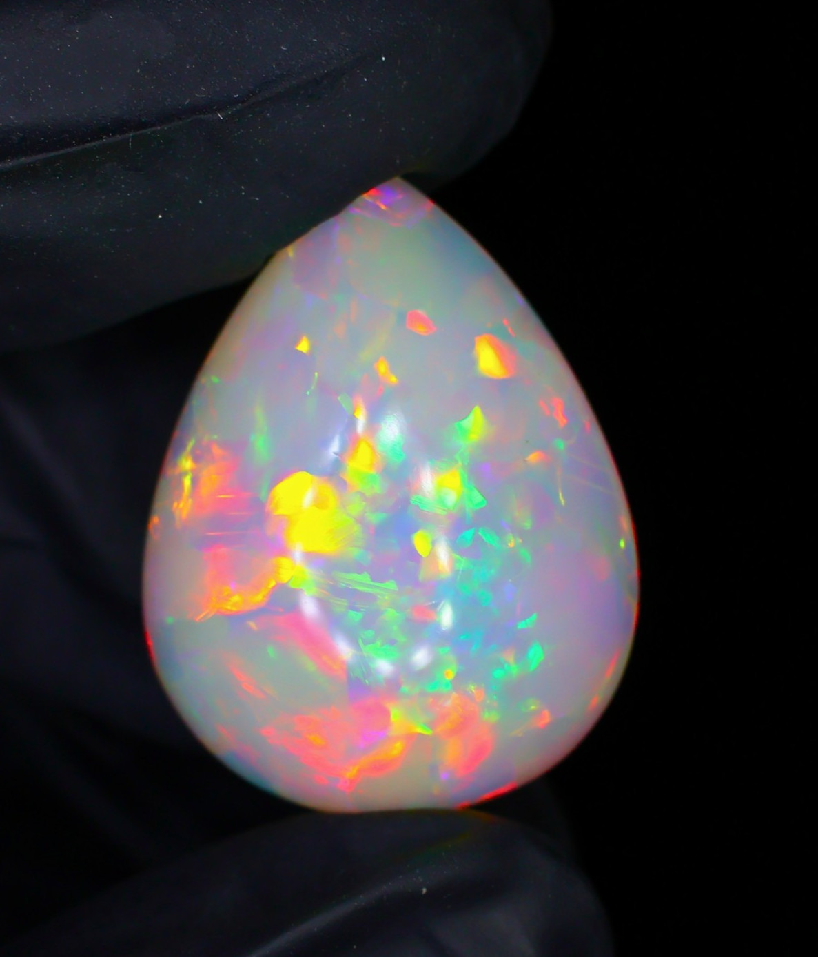 Natural Opal Cabochon 22.65 Ct Natural Welo Opal Gemstone 25x19x10mm