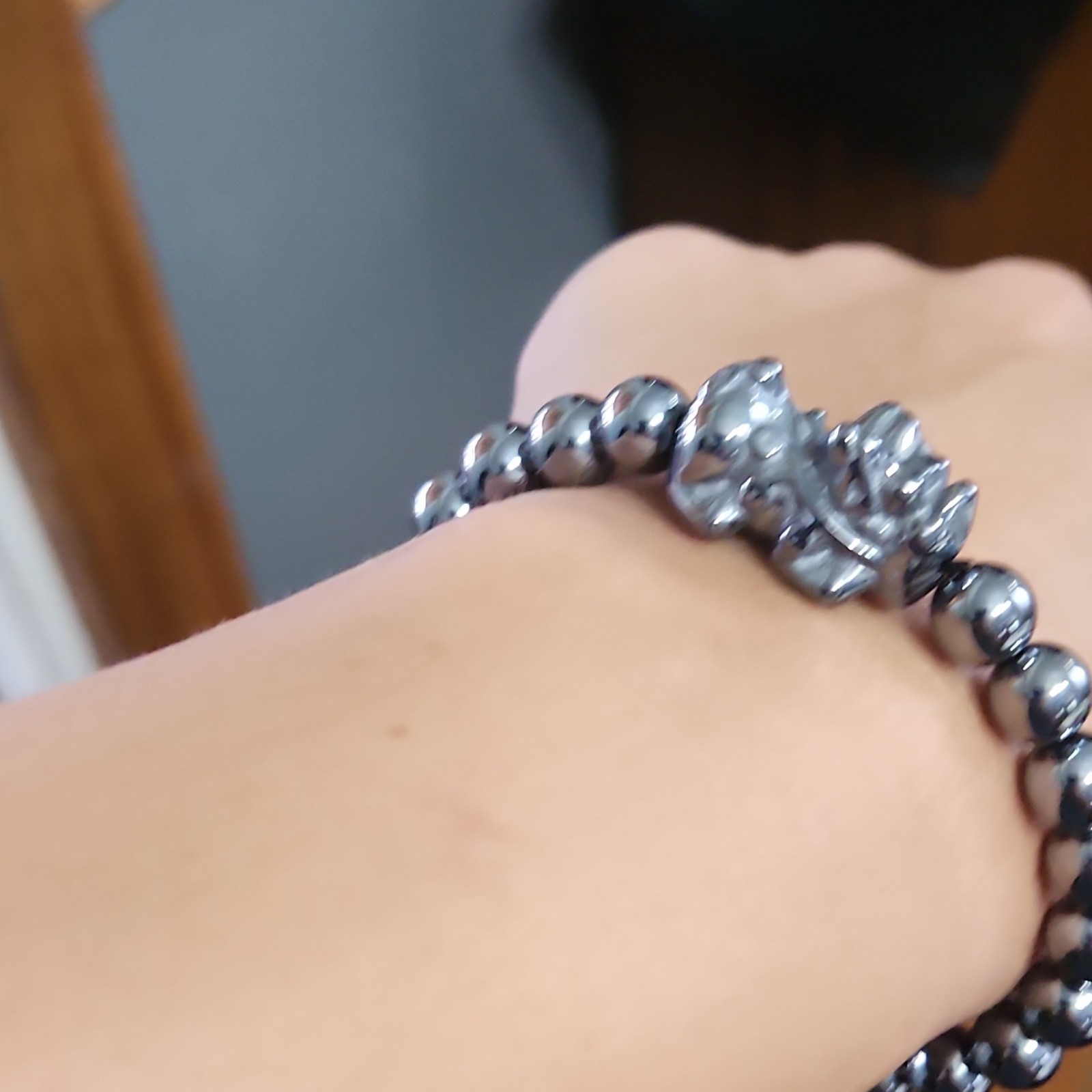 TeraHerz Silver Tone Hematite Round Beaded Stretch Charm Bracelet No Clasp
