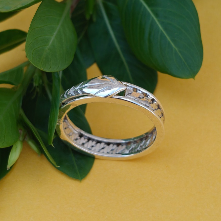 Sterling Silver Flip Ring with Hidden Element – Unique Accessory Design, Bump