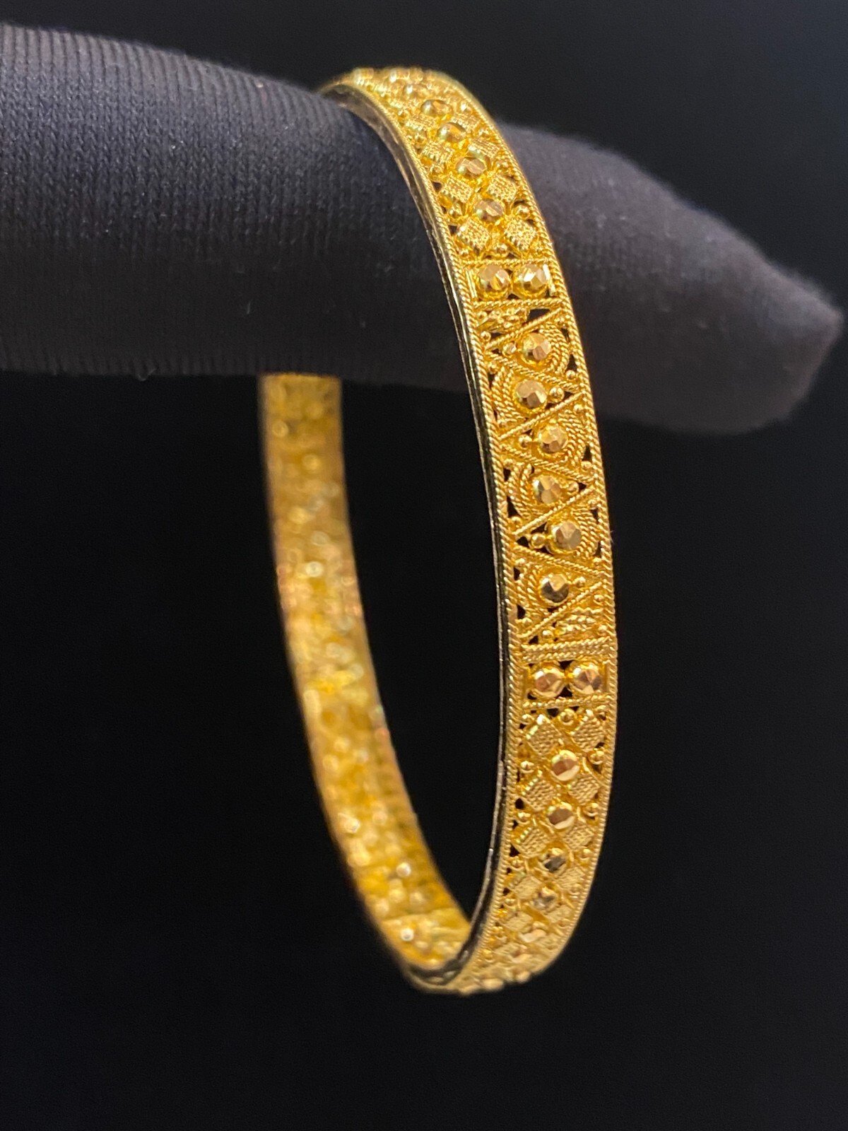 Gorgeous Dubai Handmade 6.40 MM Bangle Bracelet In 916 Stamped 22K Yellow Gold