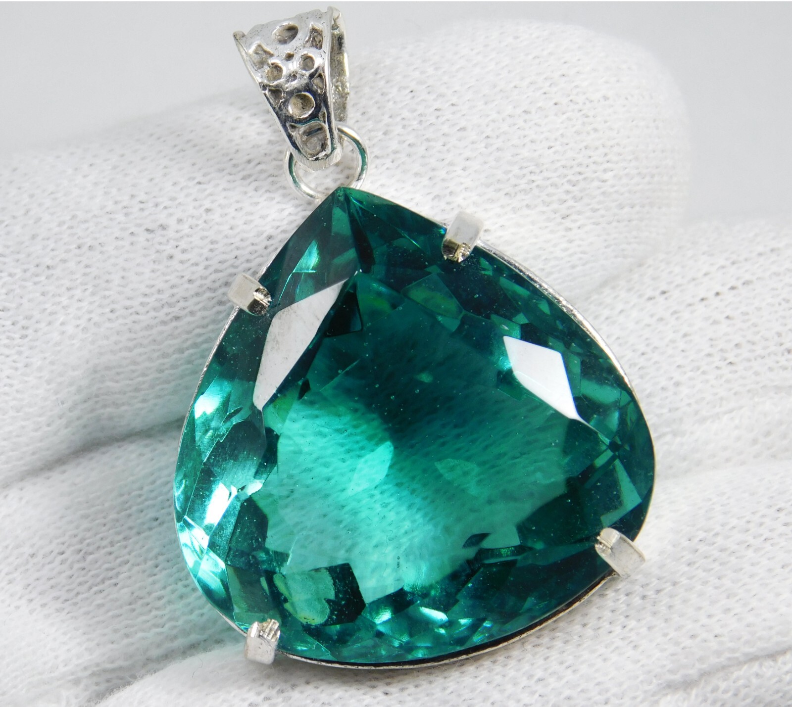 Certified, Natural 113.50 Ct Excellent Blue Aquamarine Pendant Pear Cut Gemstone
