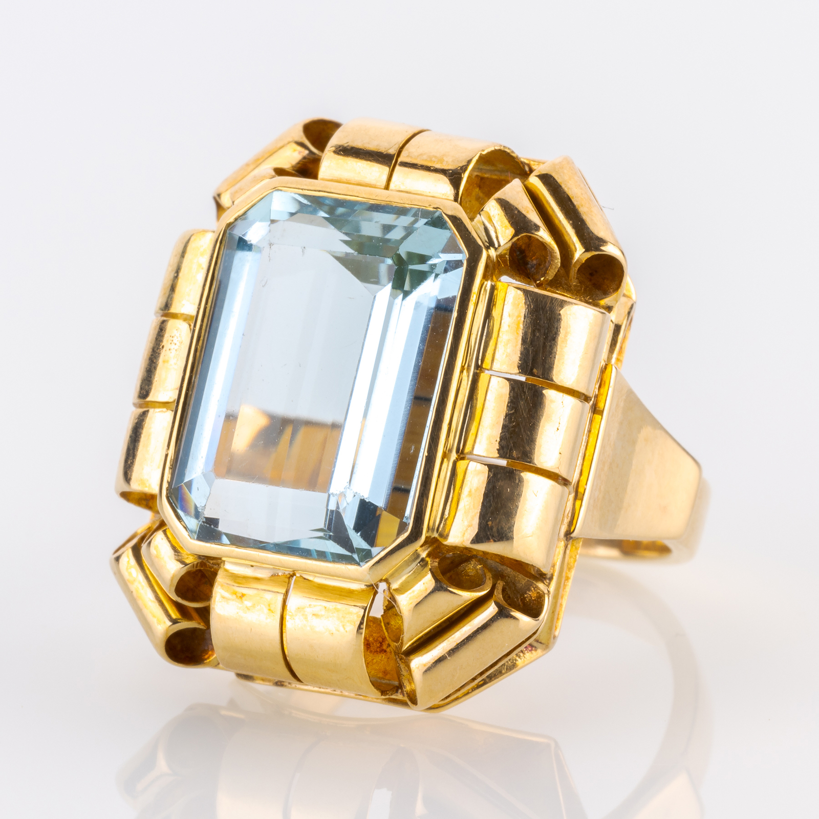 Aquamarine ring (14k gold) with an aquamarine