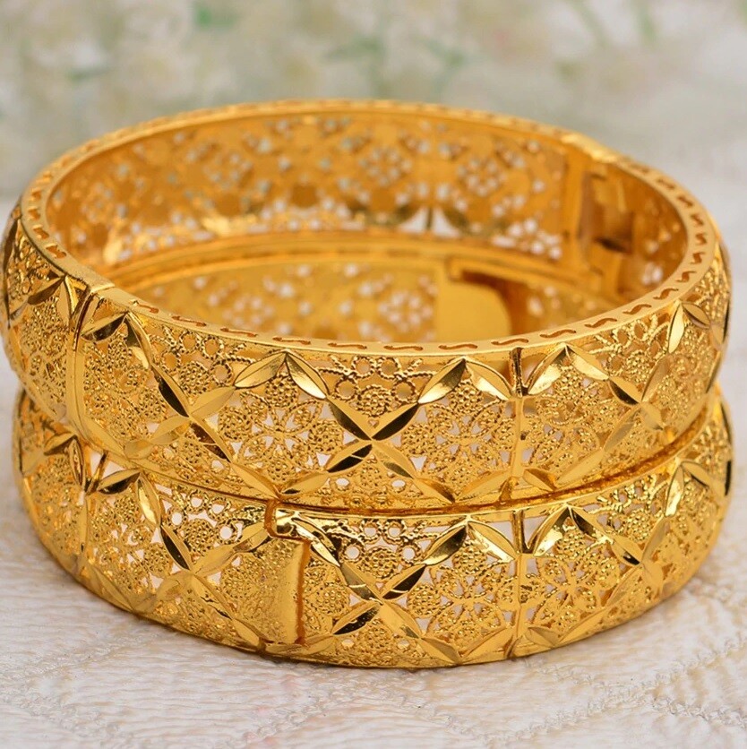 24k Yellow Gold Women’s 16mm Floral Small 7″ Opening Bracelet w Gift Pkg D793