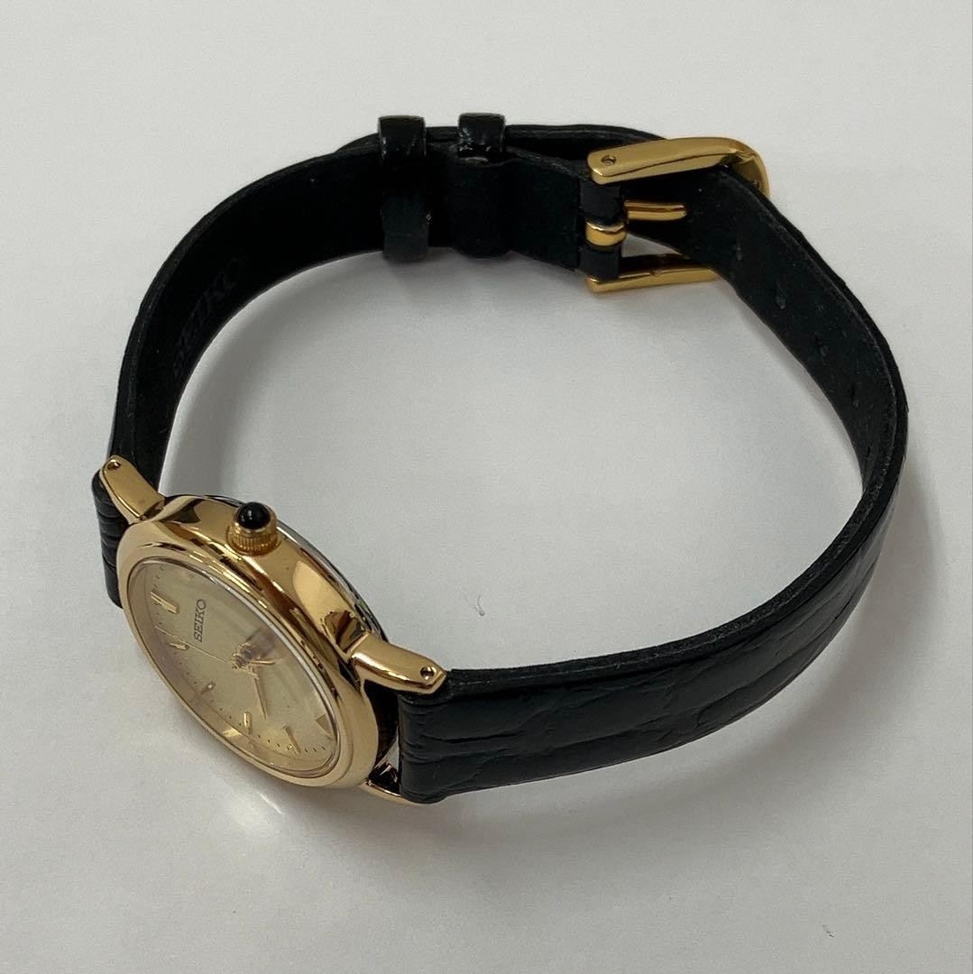Excellent Condition SEIKO Quartz Wristwatch 1NO1 HZBO