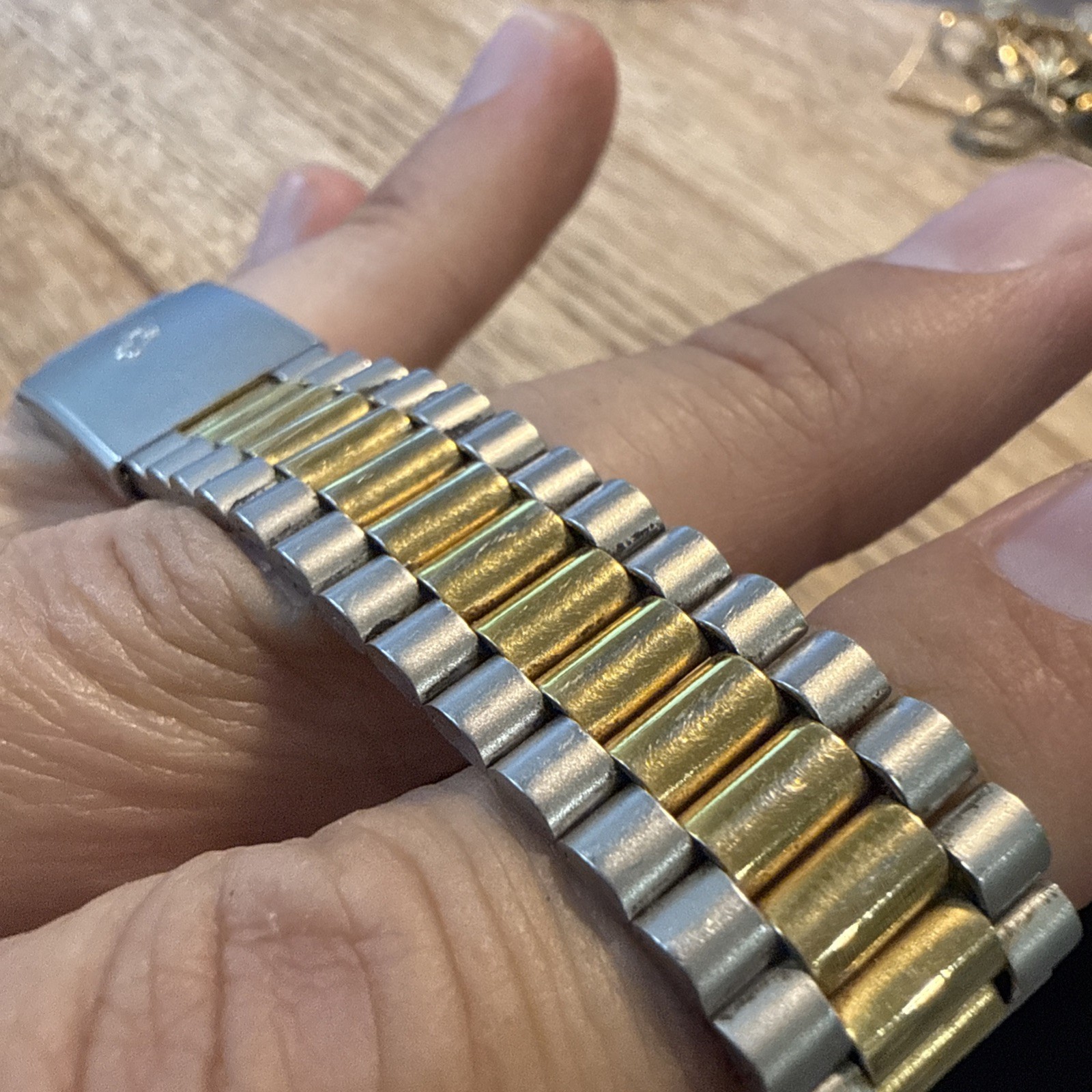 Vintage Mens Helbros Gold Tone Quartz Japan Needs Battery