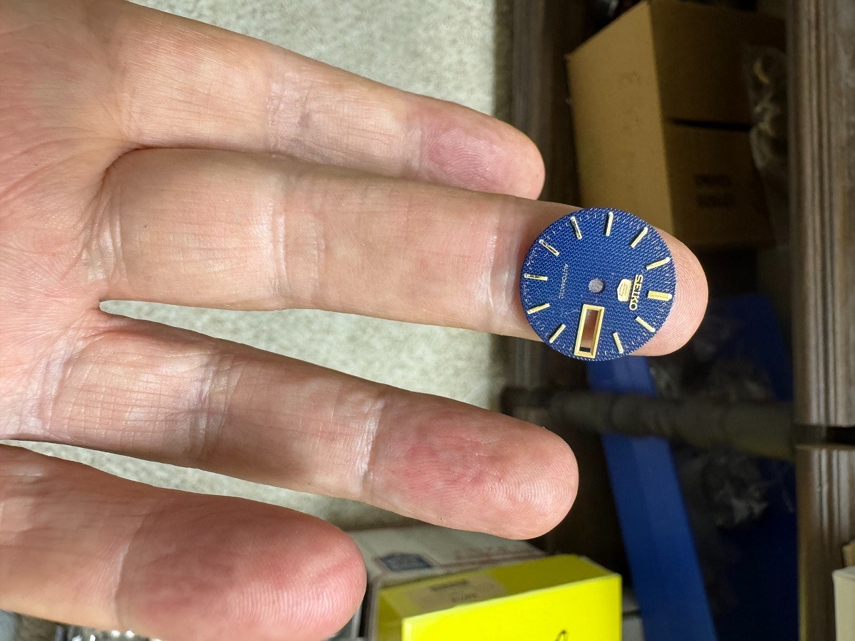 Vintage ladies Genuine Seiko 5 automatic blue dial 17.4mm