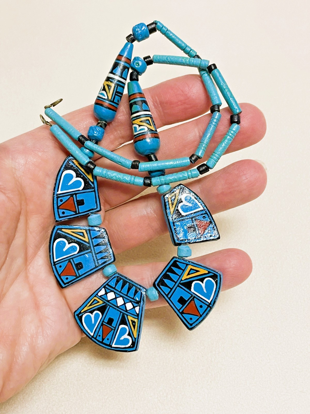 NATIVE AMERICAN Art Pottery Necklace, 19″ Long Hand-Painted Dark Blue, Geometric