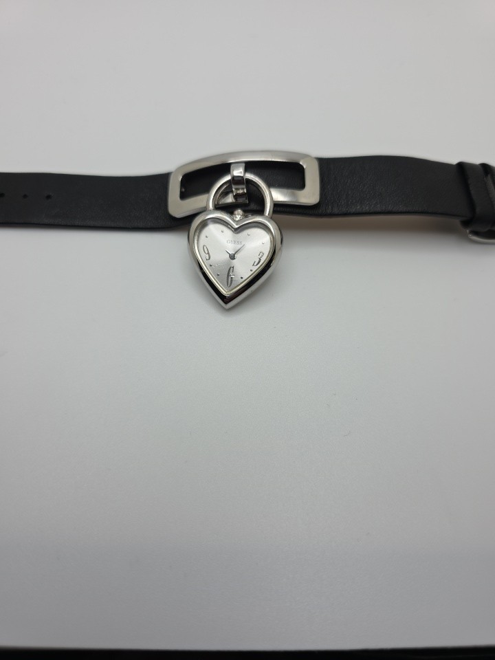 Guess Heart Charm Women’s Quartz Watch Black Leather New Battery Runs Great