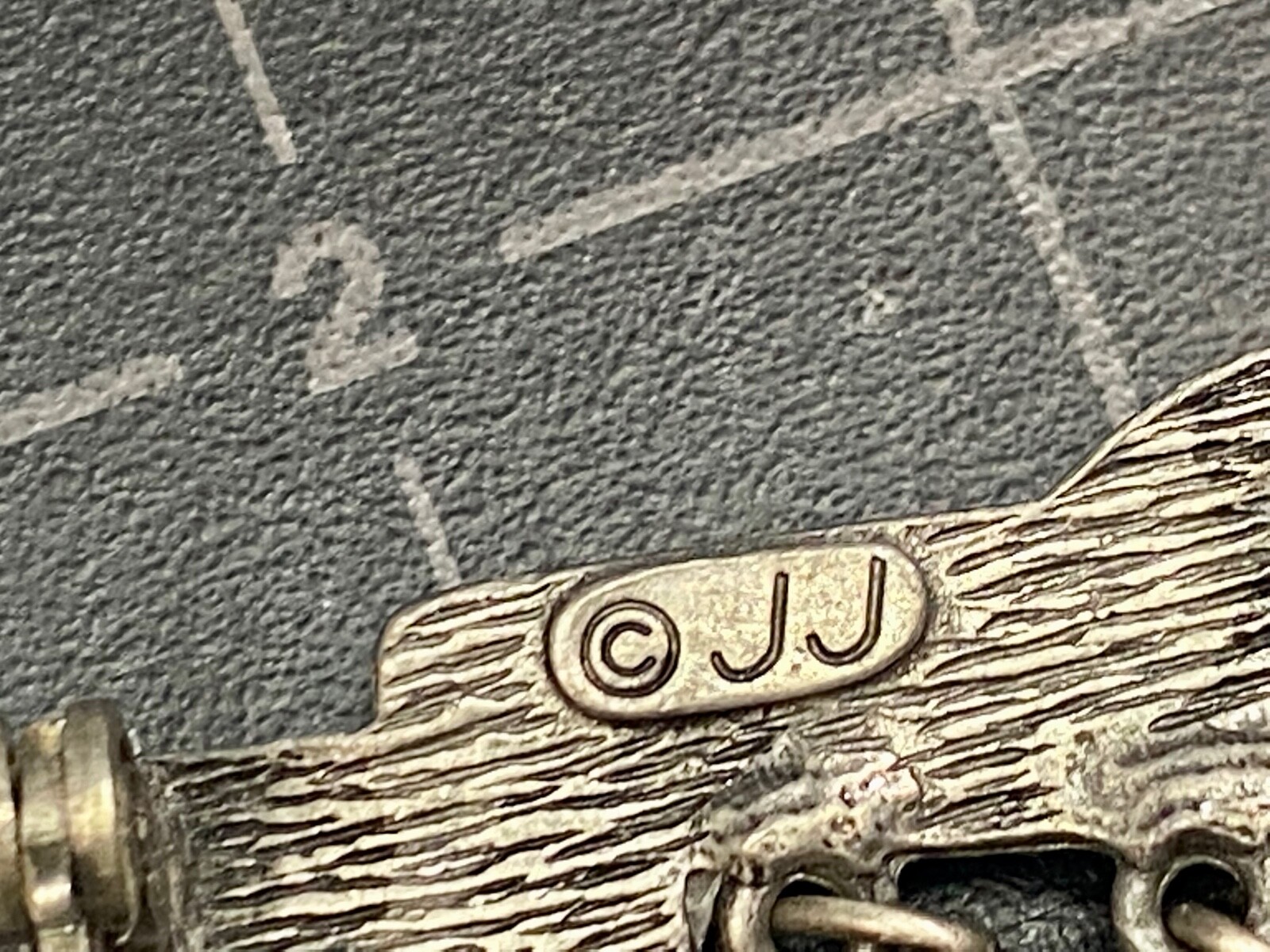 Sewing Theme Brooch Pin Pewter Thimble Button Spool Charms (Missing One) JJ