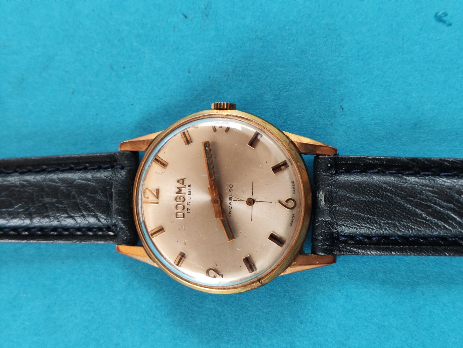 Vintage DOGMA 17 Jewels 34 mm Manual Wind Mens Watch _3916