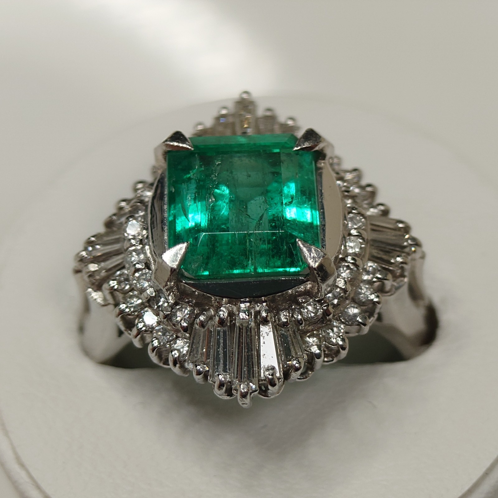 Emerald Ring, 900 Platinum RING Pt900 E2.16 D0.58 jew0006 Imported from Japan