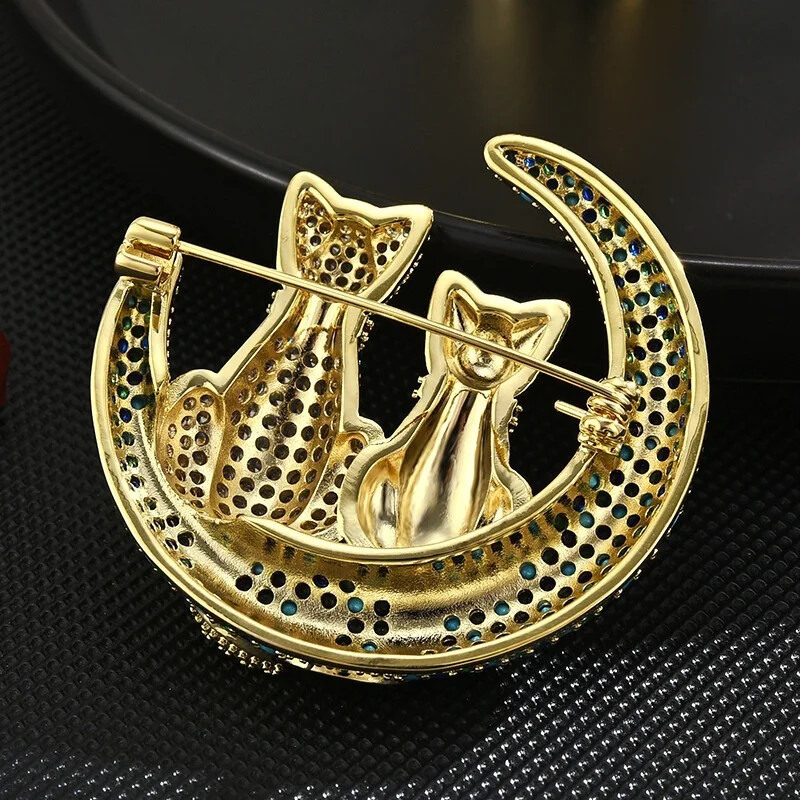 Vintage Moon Cat Brooch for Women Crystal Rhinestone Metal Jewelry Clothing Pin