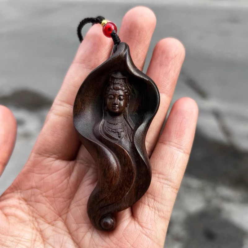 6.6cm Agarwood Guanyin Wood Carving Pendant Antique Curios Handicraft Necklace