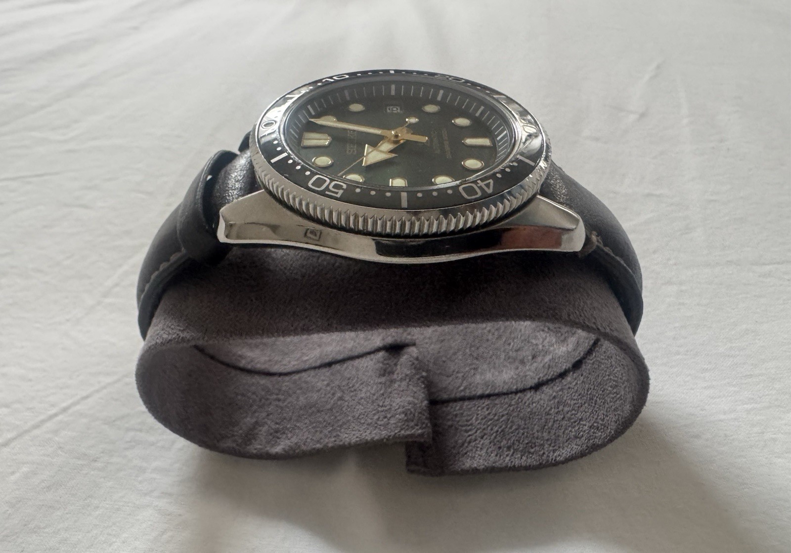 Seiko Prospex SPB105J1 MM200 Automatic 200m Divers Watch. Dark green sunset