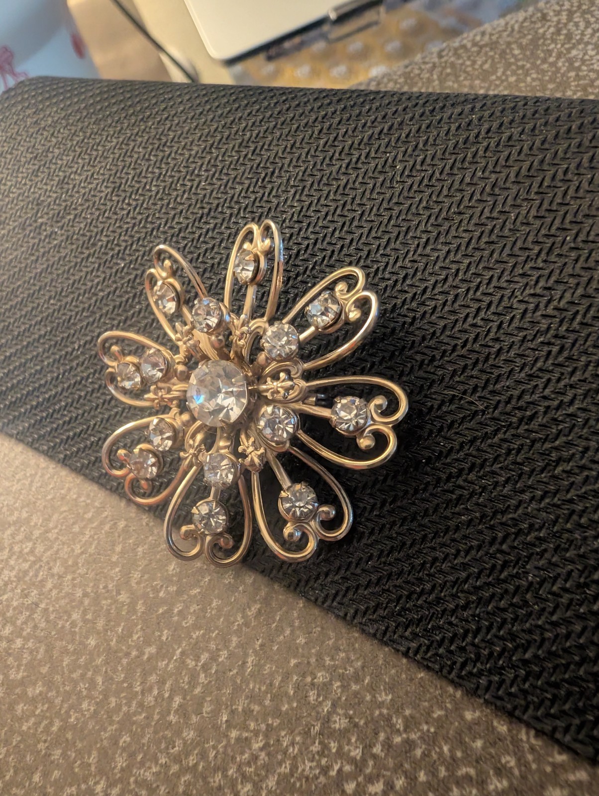 Vintage Gold Tone Brooch Open Work Floral/Snowflake Unsigned