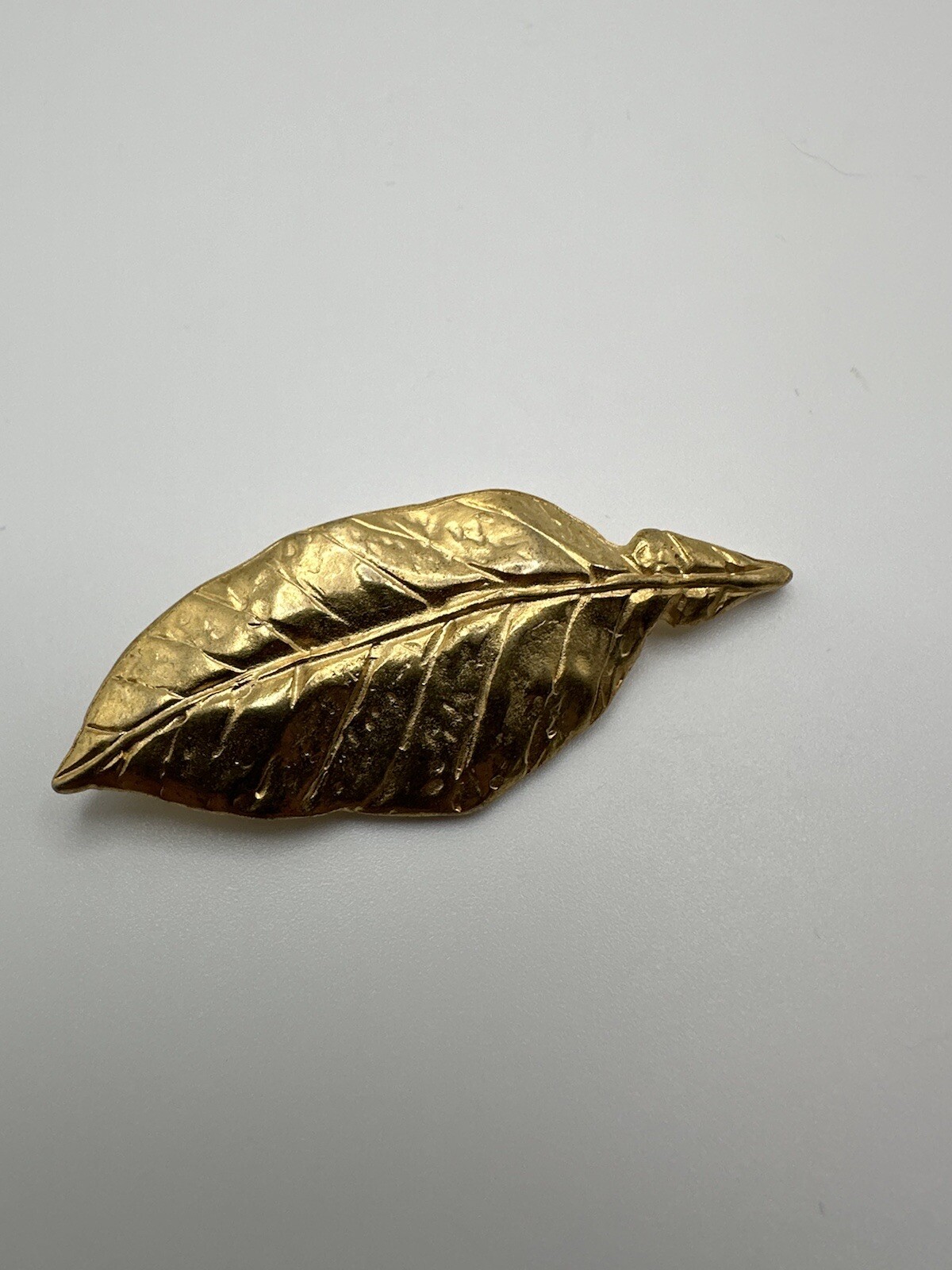 Vintage 6.6cm Gold Tone Leaf Brooch Signed M BB7