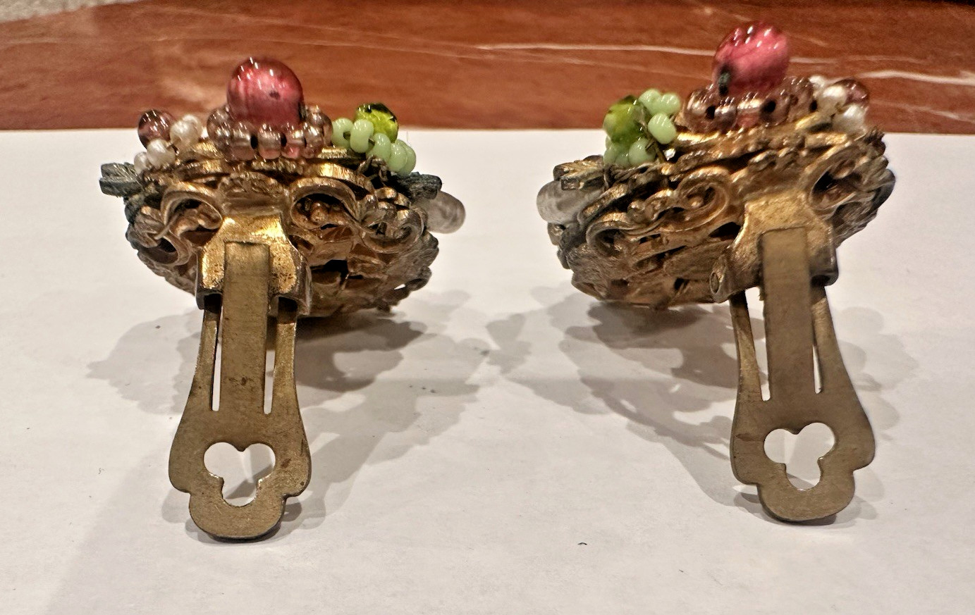 KRAMER SHINY & BRUSHED GOLD BEAD BUTTON VINTAGE RETRO MCM CLIP ON 1″ EARRINGS EU