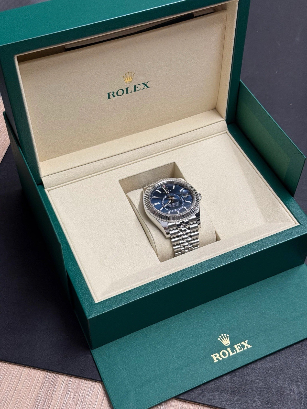 Rolex Day-Date 36mm Yellow Gold Fluted Bezel Gold Diamond Dial Day/Date