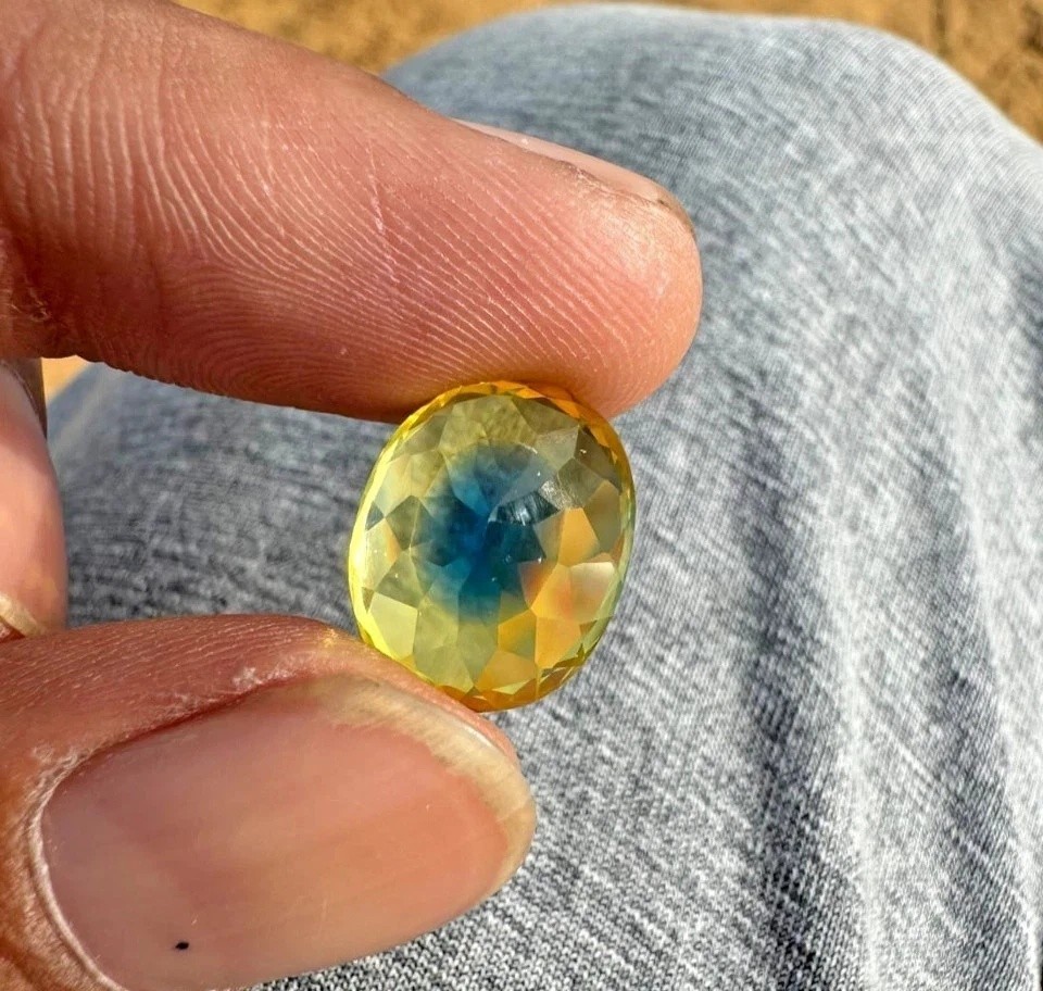 8.14 Ct Natural Bi-Color Pitambari Sapphire Loose Gemstone for Jewelry