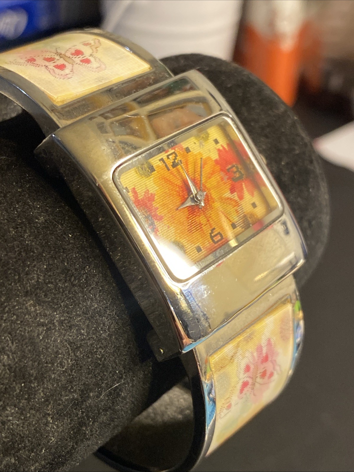 Women’s Cuff Watch With 3D Butterflys New Battery Very Unique