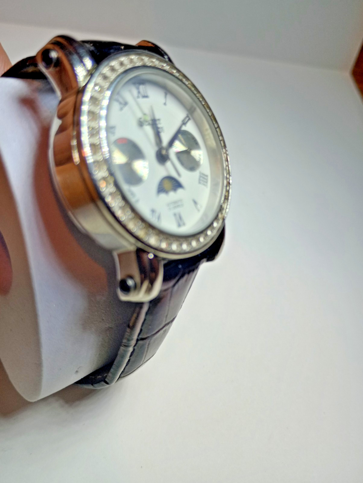 WOMANS STAUER SUN MOON PHASE AUTOMATIC WATCH 21 JEWELS TY2869S DAY DATE