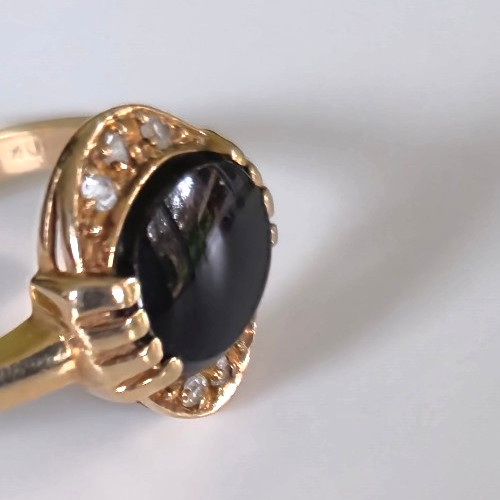 10K TRG Yellow Gold Ring – Black Onyx with Diamonds – Size 8, Weighs 2 Grams