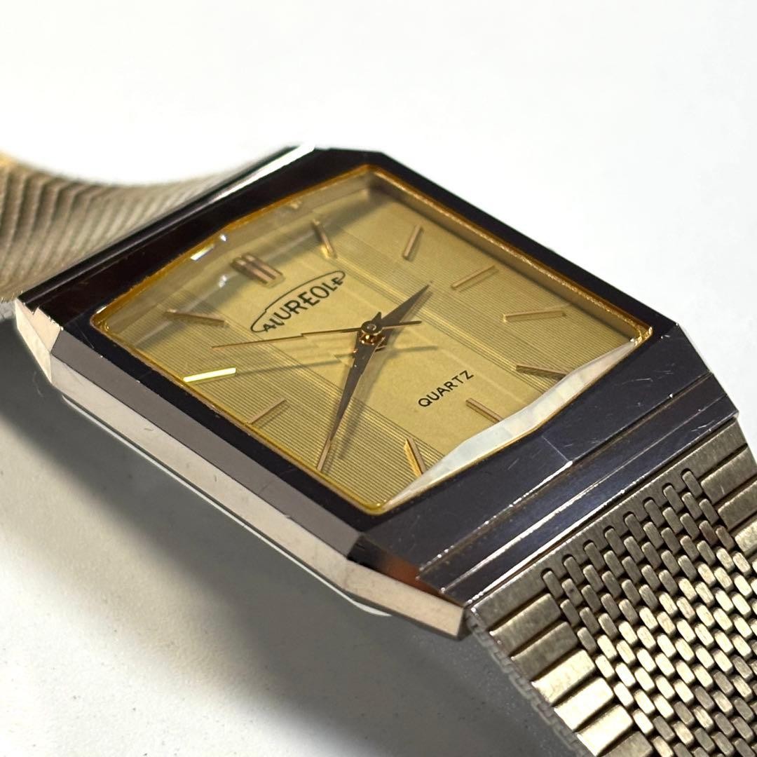 Aureole Quartz Gold Dial Wristwatch