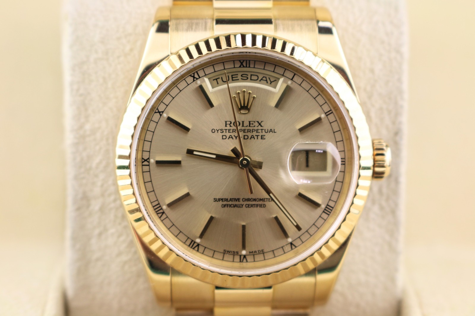 2004 Rolex Day-Date 118238 Champagne Dial 18kt SEL President Heavy Buckle 36mm