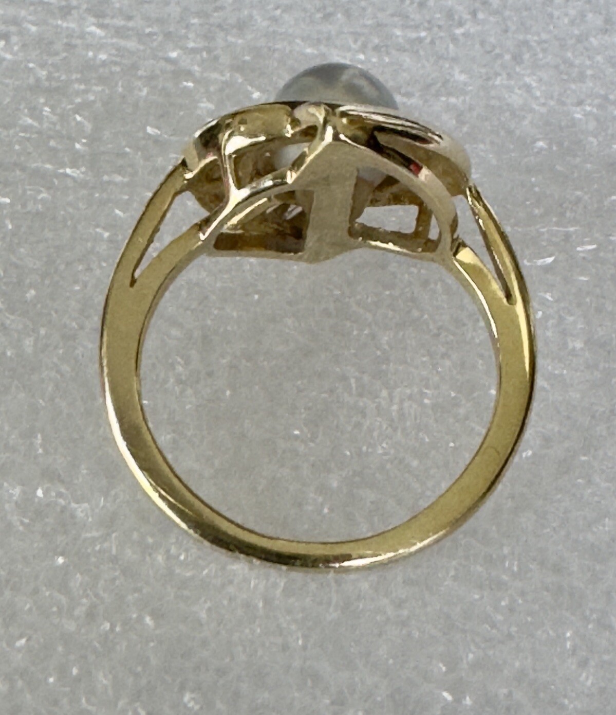 Classic 14k Solid Yellow Gold Natural White Pearl and Diamond Ring Size 4.75