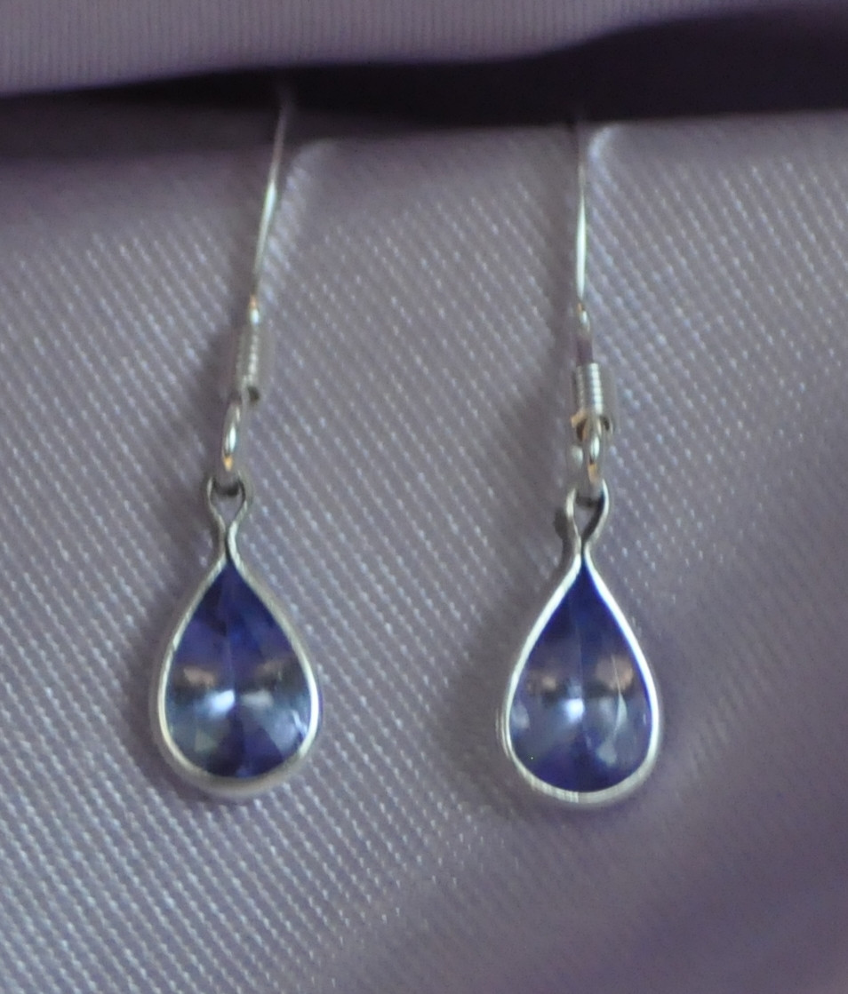 ONE PAIR 6mm x 4mm PEAR SHAPE TANZANITE DROPS- EARRINGS SET IN STERLING SILVER