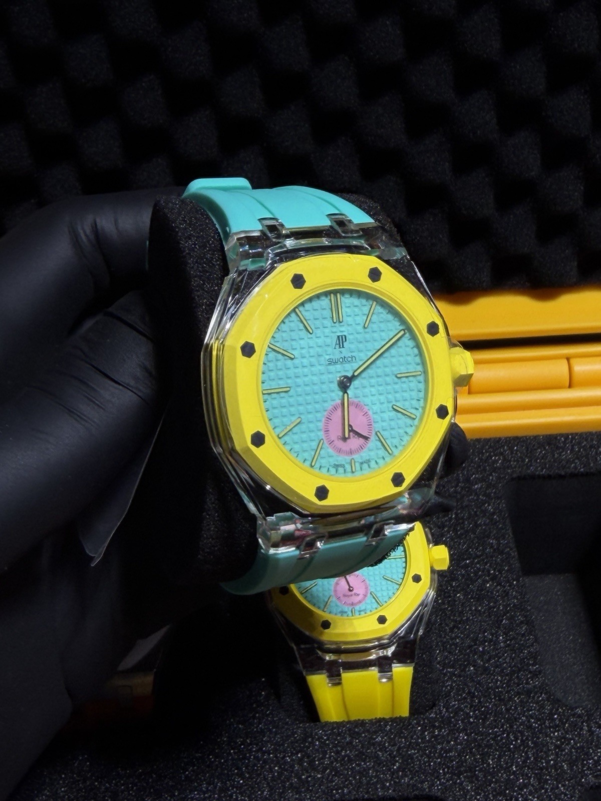 Swatch x Audemars Piguet – OTG ROZ