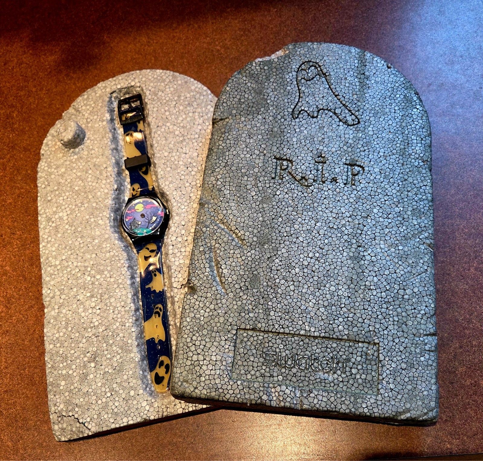 Swatch “Geisterstund” GB192 Haunted House Ghost Stories Halloween Release 1999