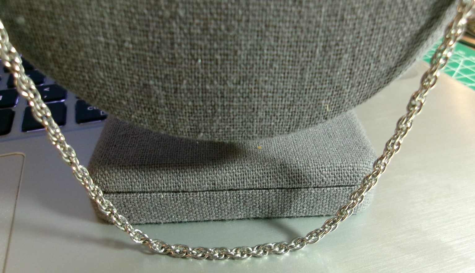 KENDRA SCOTT LONG CHAIN NECKLACE SILVER TONE W/EXTENDER & LOBSTER CLAW CLASP