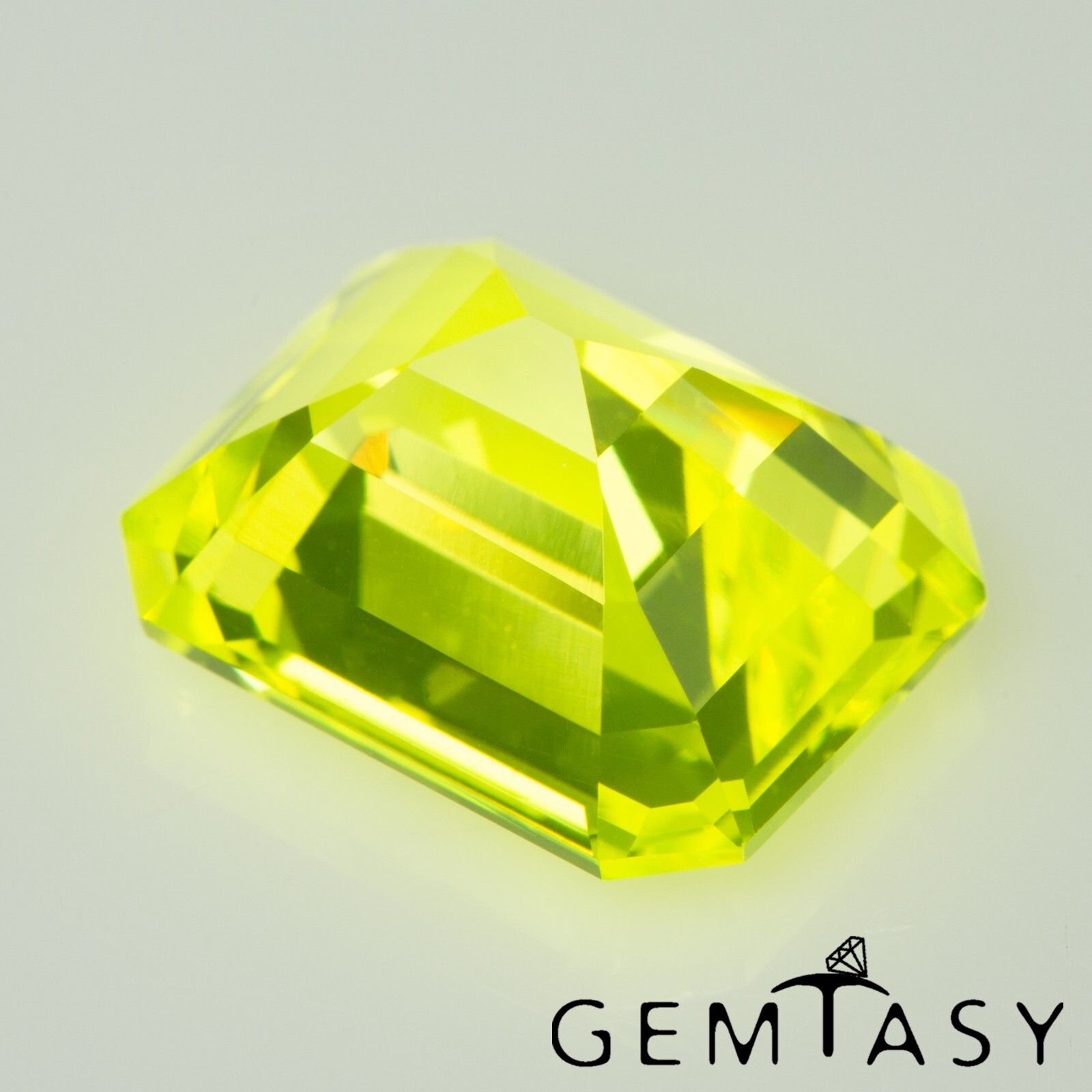 Cut stone – YAG Neon Czochralski (Pulled) lab grown, facet 10x8mm 4.9-5.4ct