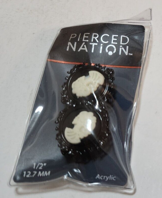 Spencers Pierced Nation Gauges Black White Lady Head Acrylic 1/2″ 12.7MM New