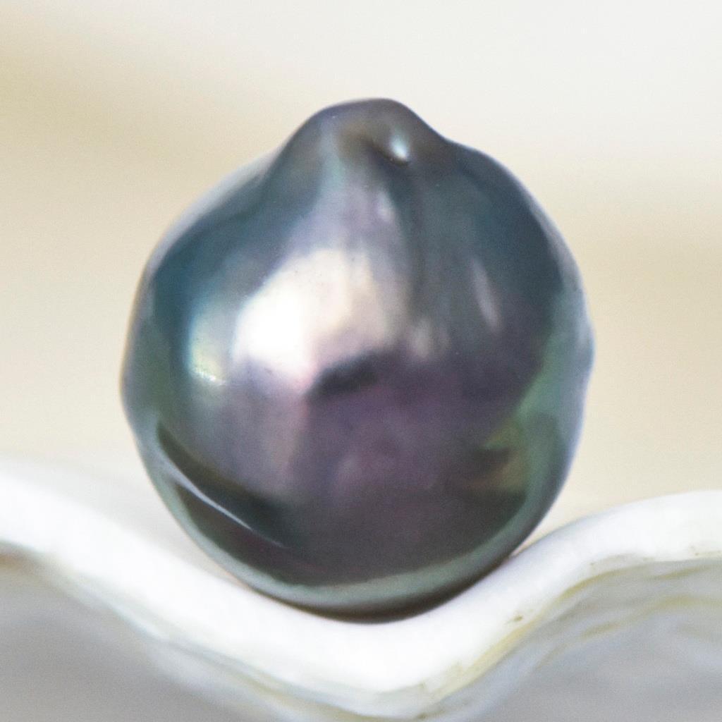 5.45 cts Tahitian South Sea Pearl 10.23mm Charcoal Black Baroque 1.09g undrilled