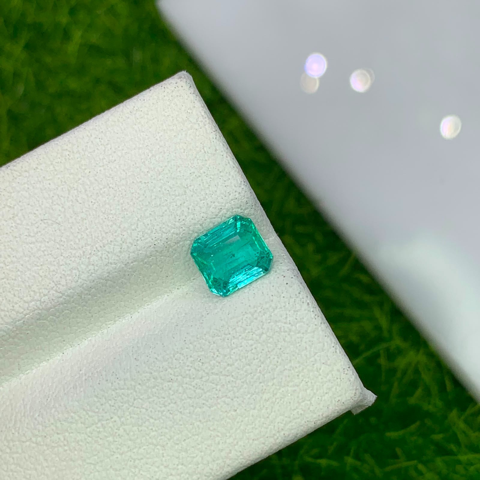 AIG Certified Green Emerald 0.84 Ct Octagon Jewelry Stone Minor Oiling-Nigeria