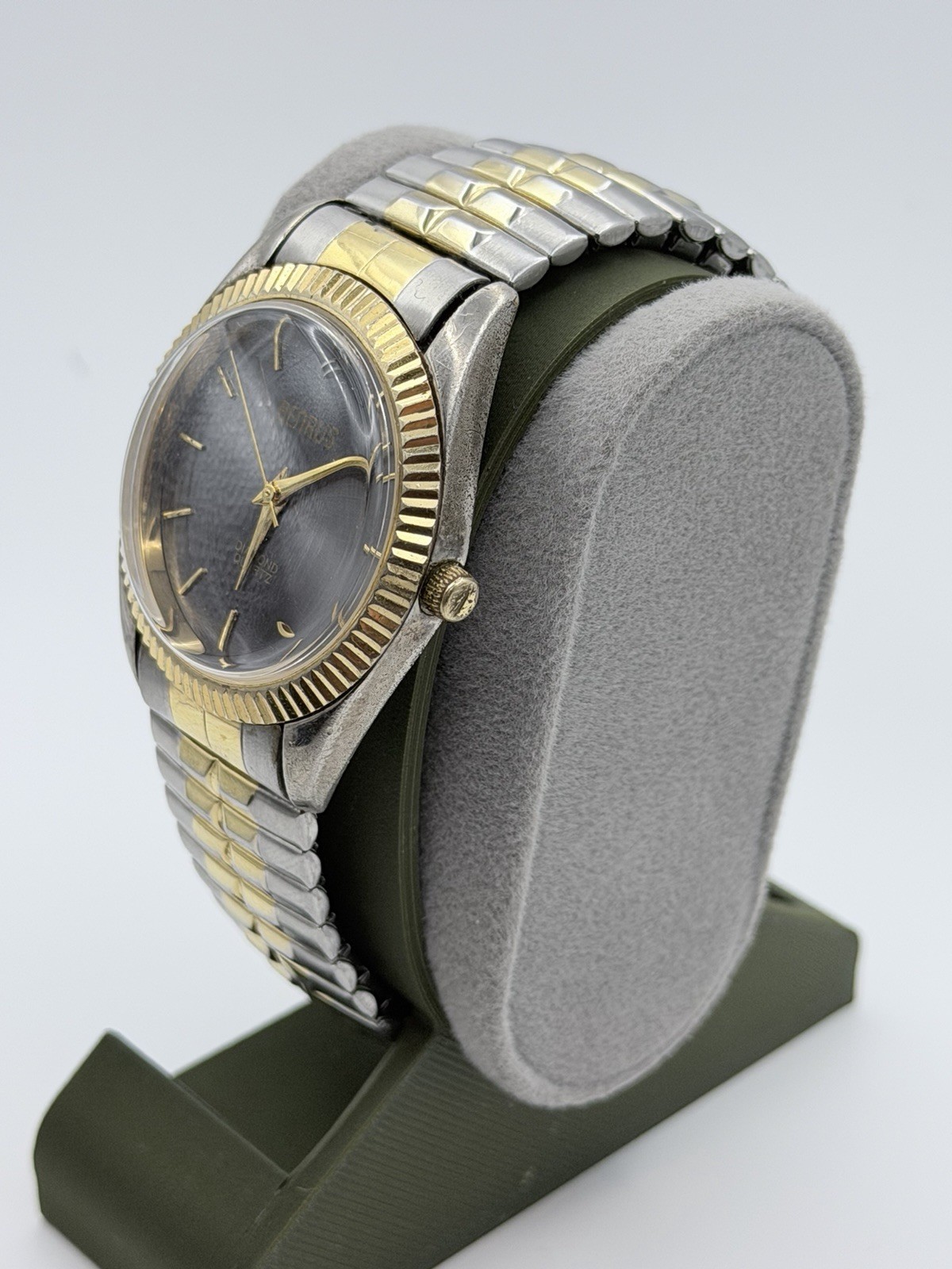 Benrus Diamond Quartz Mens Two-Tone Bracelet Gray Dial Fluted Gold Bezel