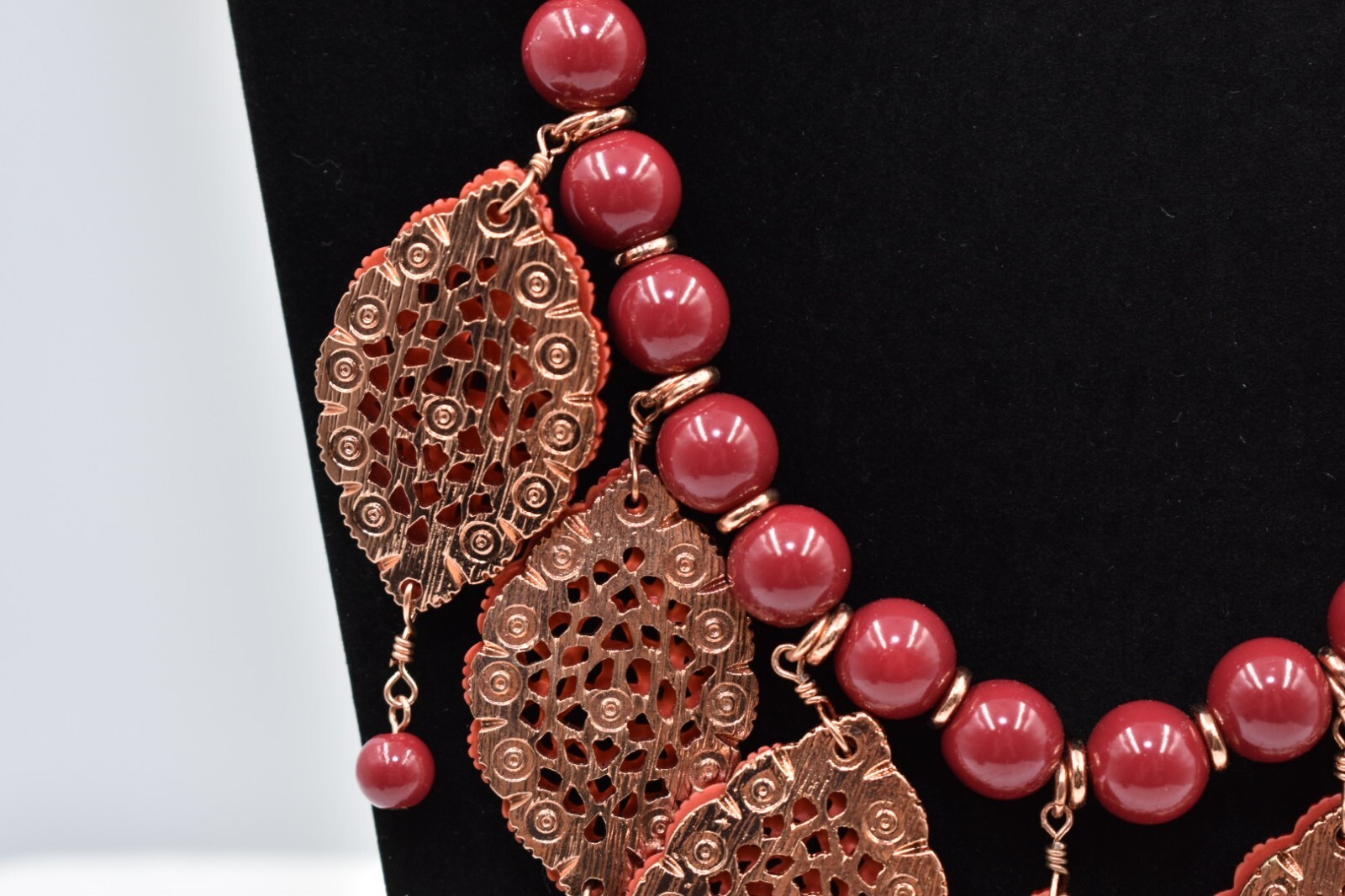 Coldwater Creek Red / Burgundy & Copper Tone Leaf Beaded Necklace 20″-23″
