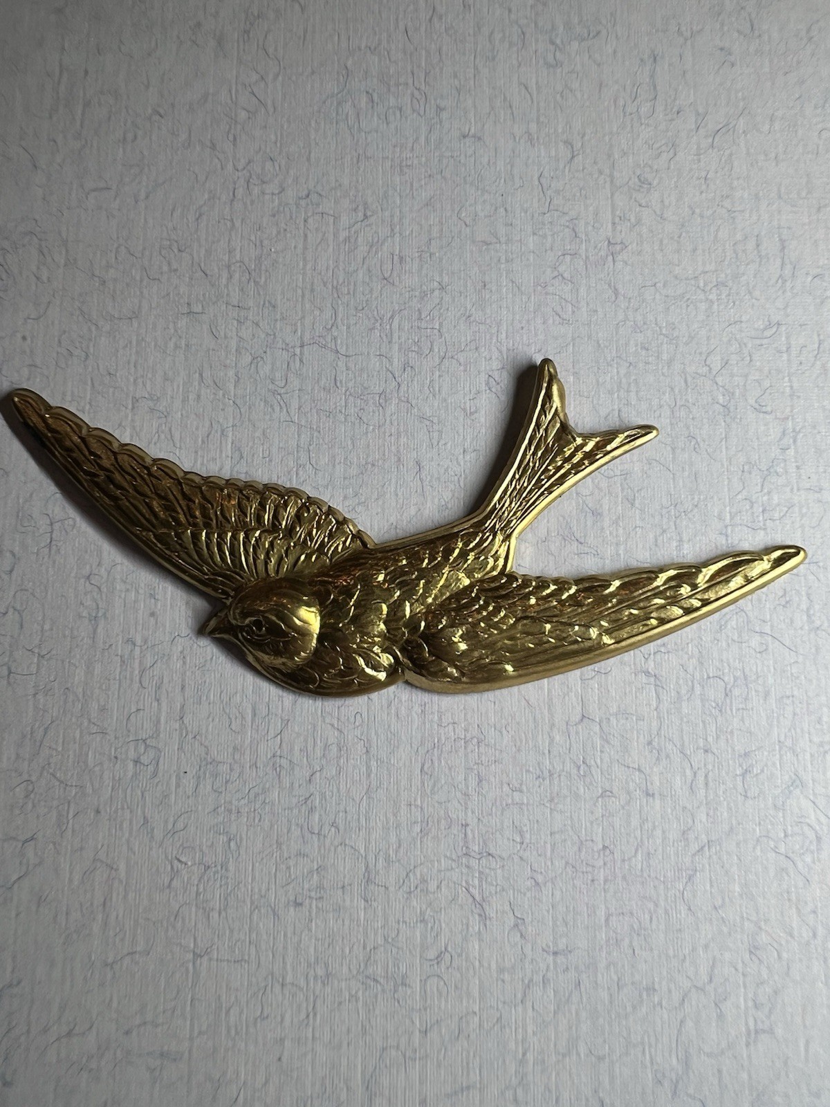 VINTAGE BRASS STAMPING OF BIRD FOR JEWELRY/CRAFT/DECORATION NEW OLD STOCK