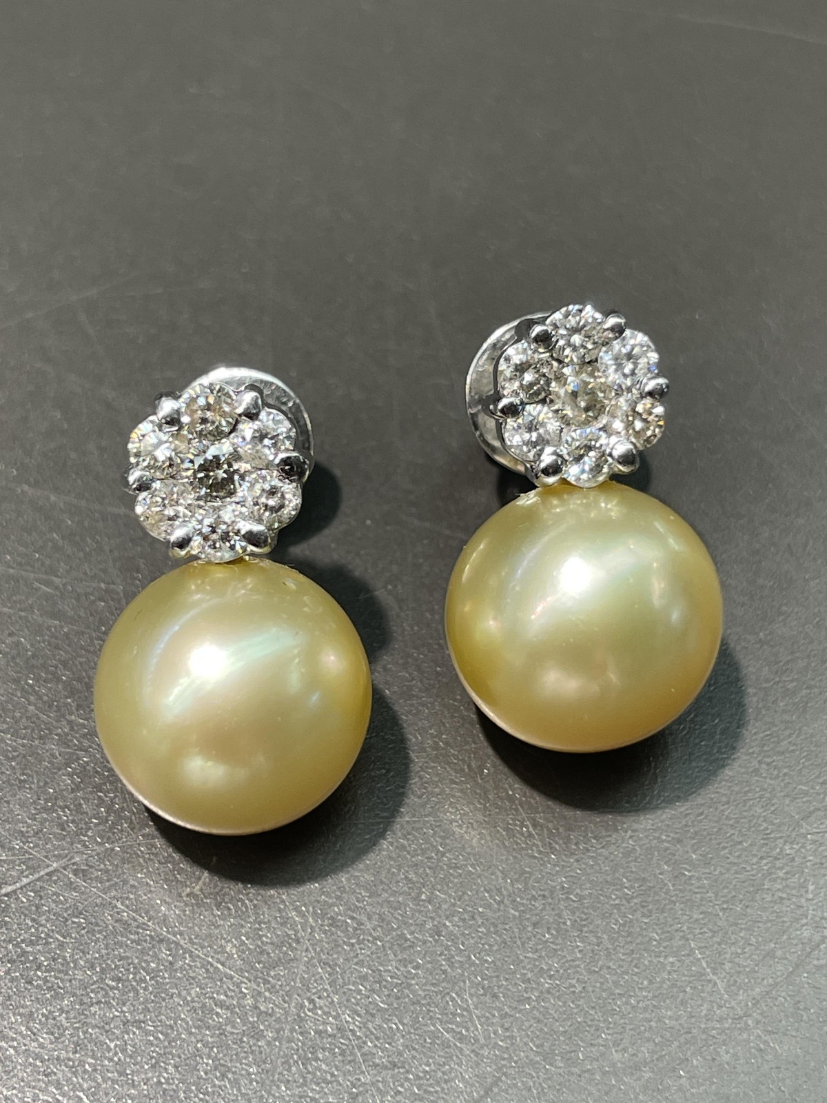 18K Gold 13.5 mm Yellow South Sea Pearl Diamond Earring