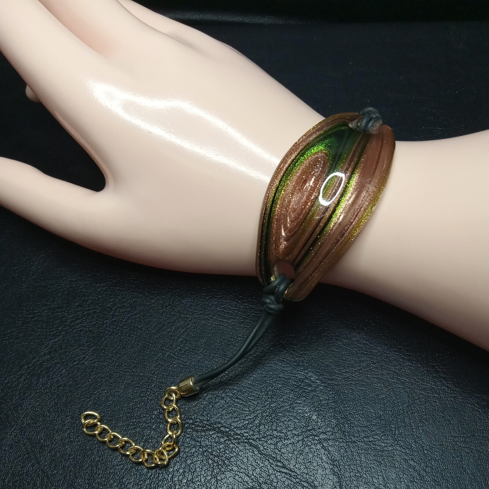 MURANO GLASS Gold/Green Rubber Cord Bracelet. 6312